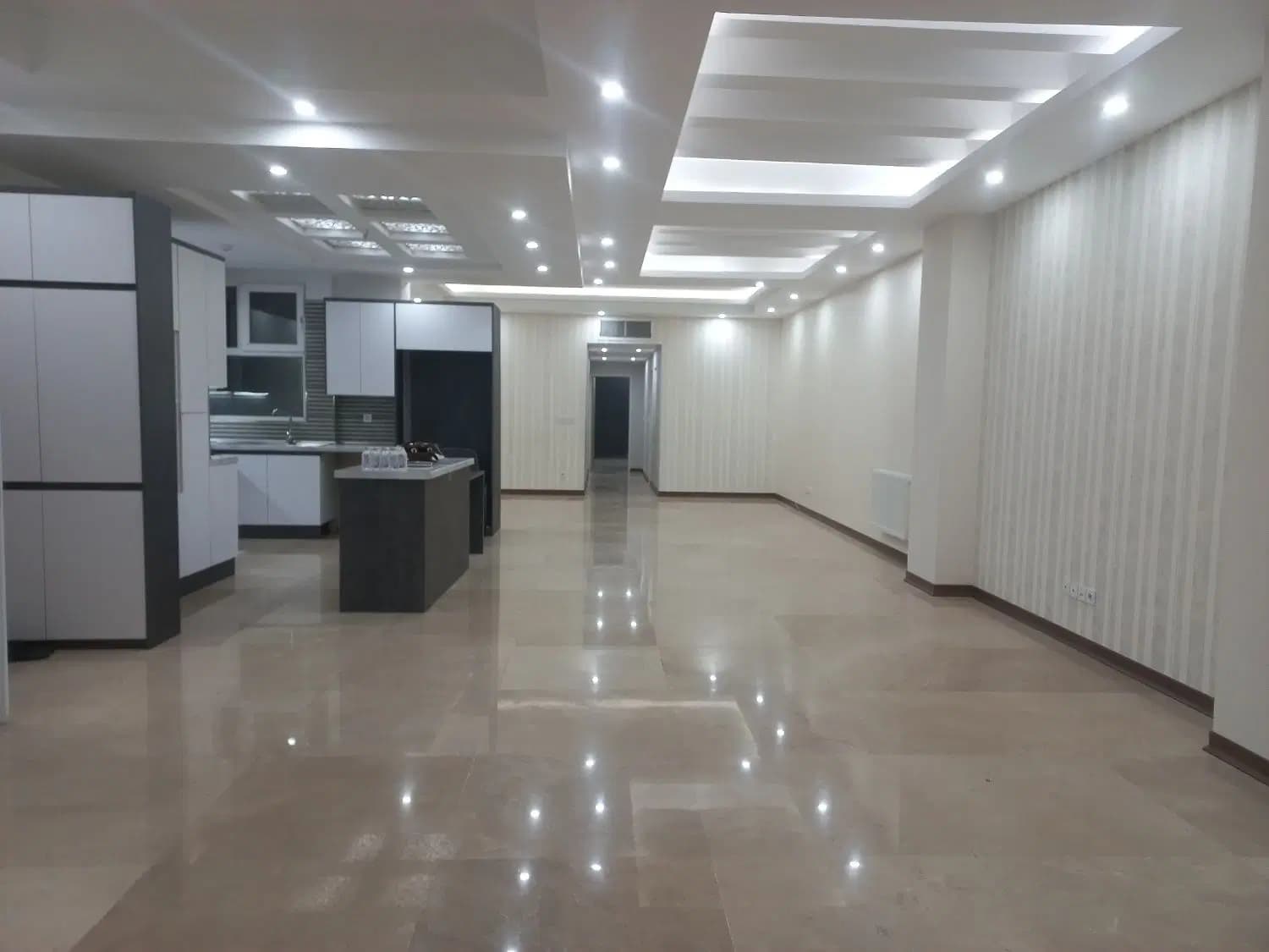 آپارتمان ۹۲ متری اردیبهشت شمالی