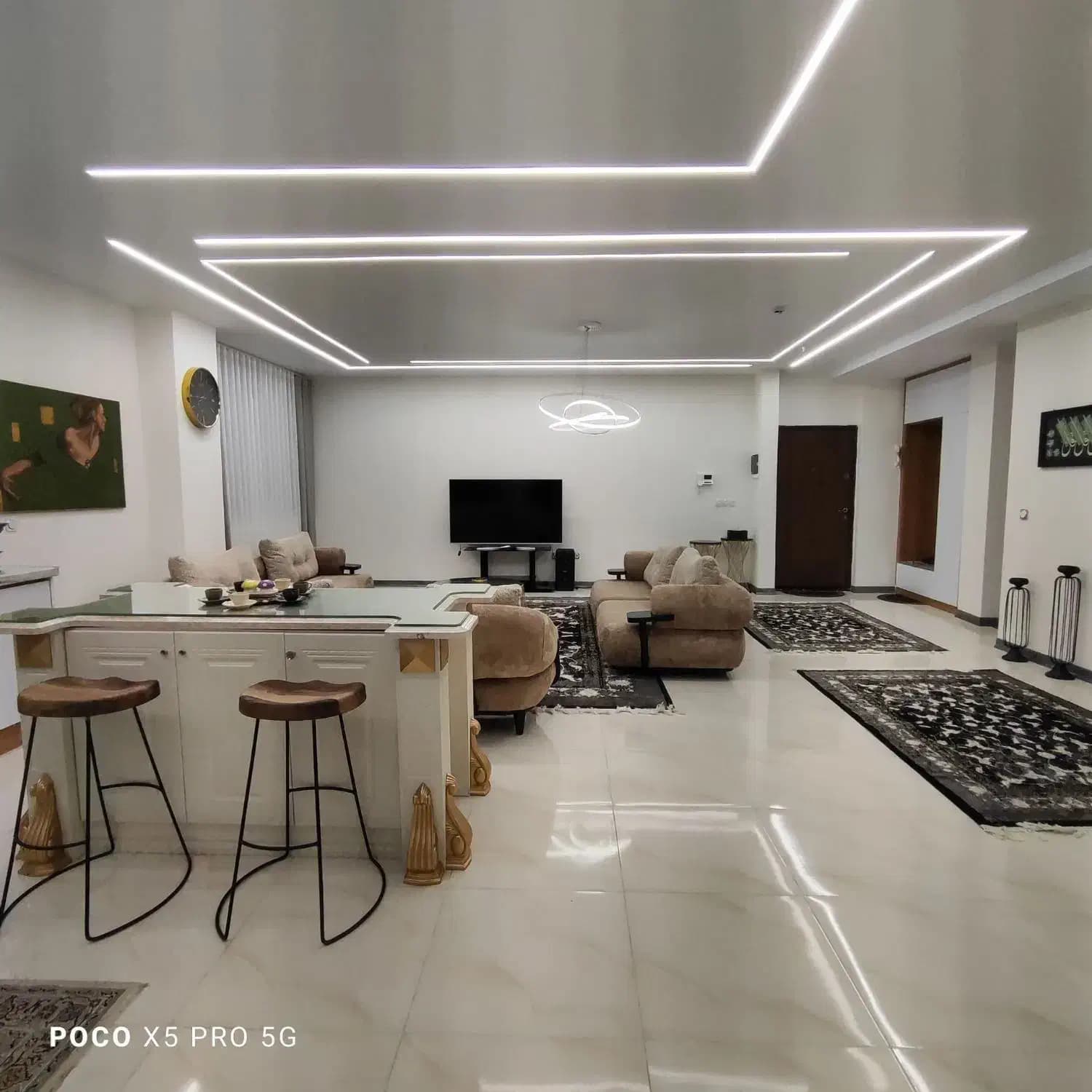 زنجان جنوبی 72متر طبقه 4با پارکینگ