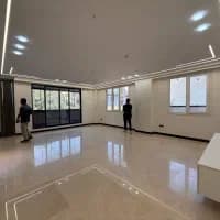 عمارت مدرن در خیابان نصرت با چشمنداز ابدی