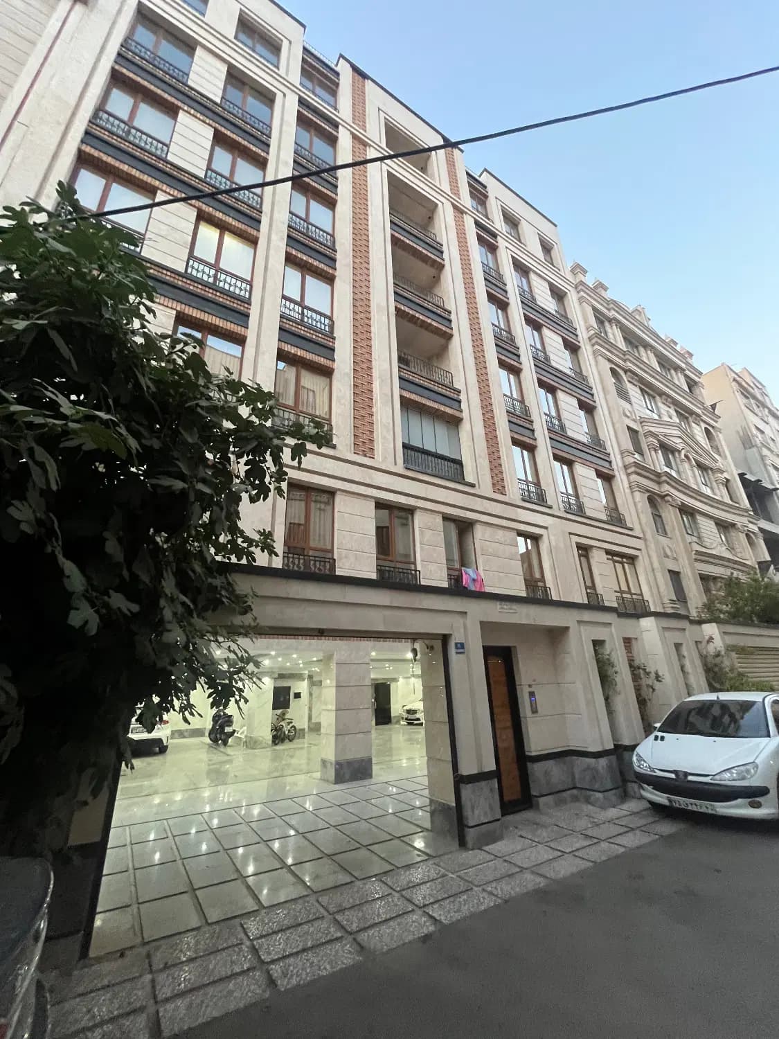 فروش آپارتمان۱۲۰ متری / فول امکانات / دو واحدی
