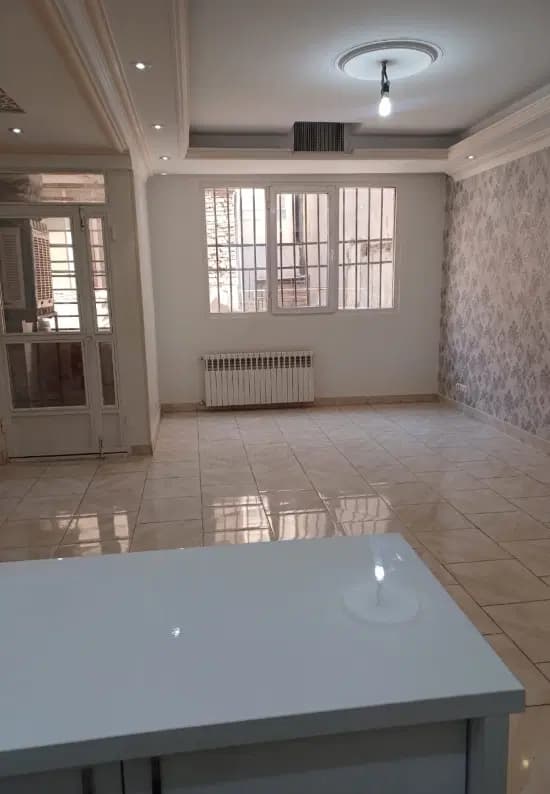 ۴۵متر تکواحدی / ط اول/ پارکینگ غیرمزاحم /بالای سپه