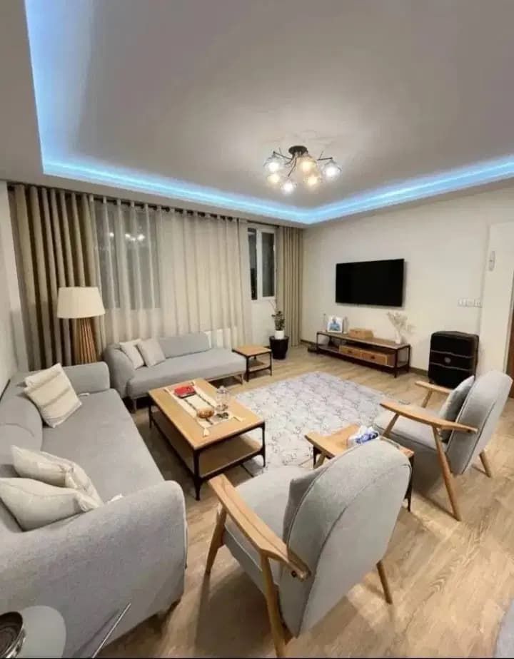 ۶۹ متر / پارکینگ/طبقه اول /خ آذربایجان