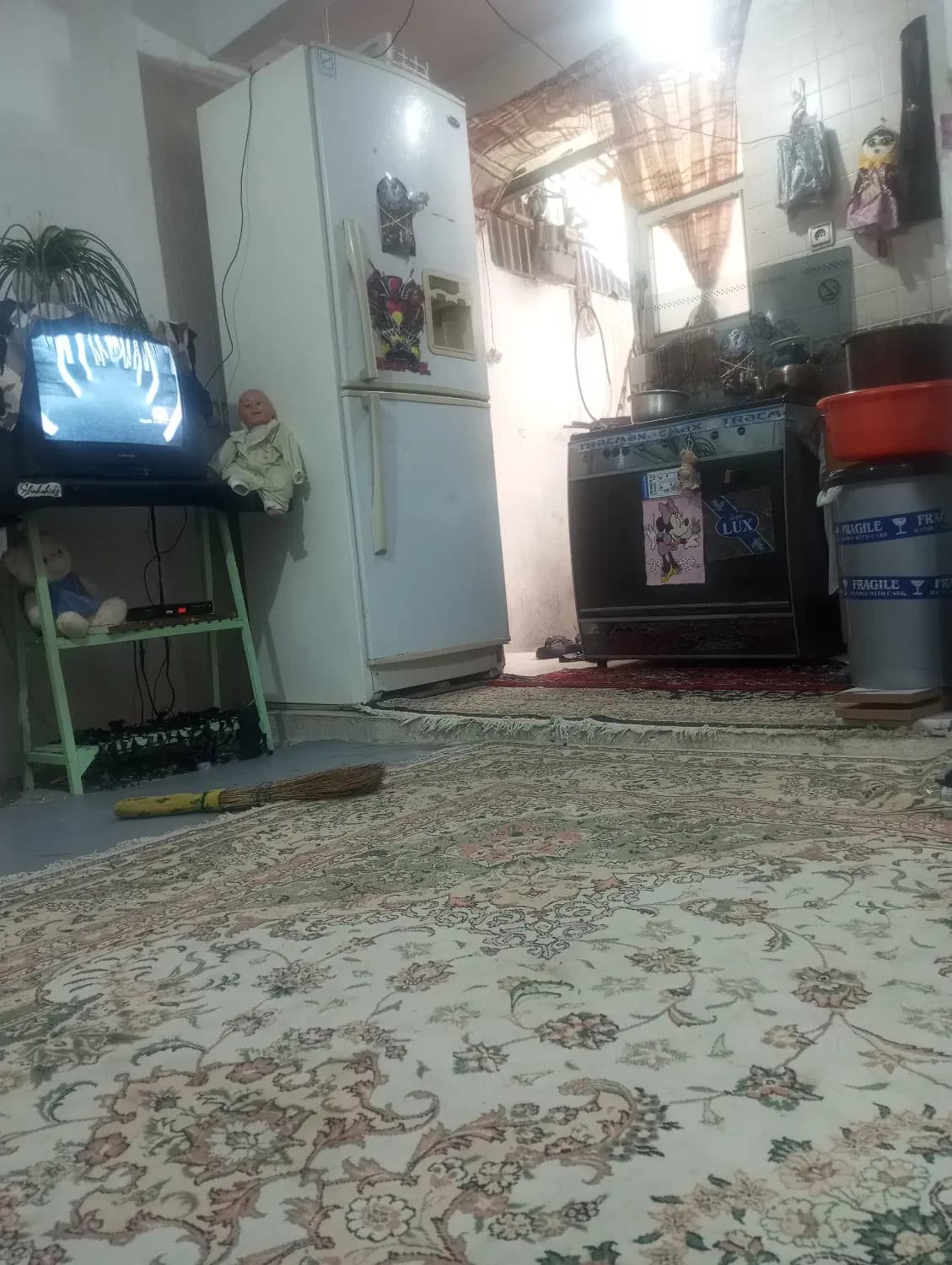 یه همخونه خوب تماس بگیره