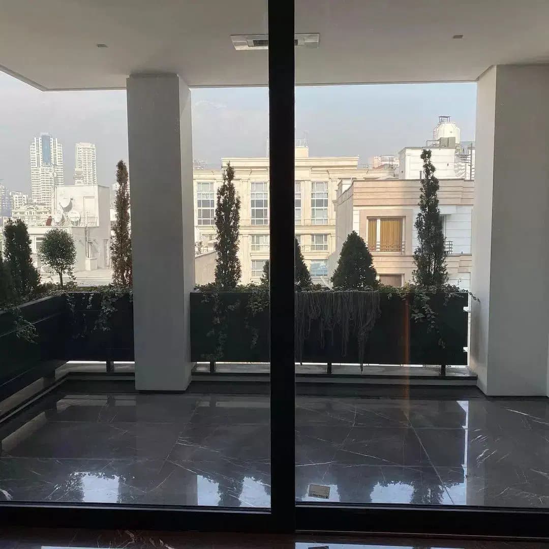 ۱۵۰ مـتر - دو مستر / تراس گاردن وسیع / فـول مشاعات