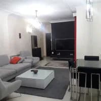 همخانه میپذیرم، خونه دارم