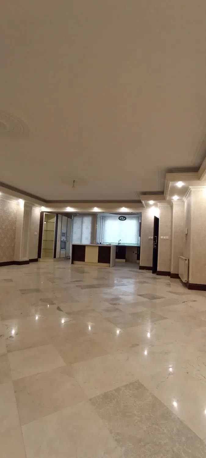 فروش آپارتمان۱۰۰ متر دو خواب/۱۰ ساله تراورتن/اباذر