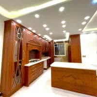 آپارتمان ۱۴۰ متری دو پارکینگ خوش قیمت کم واحد