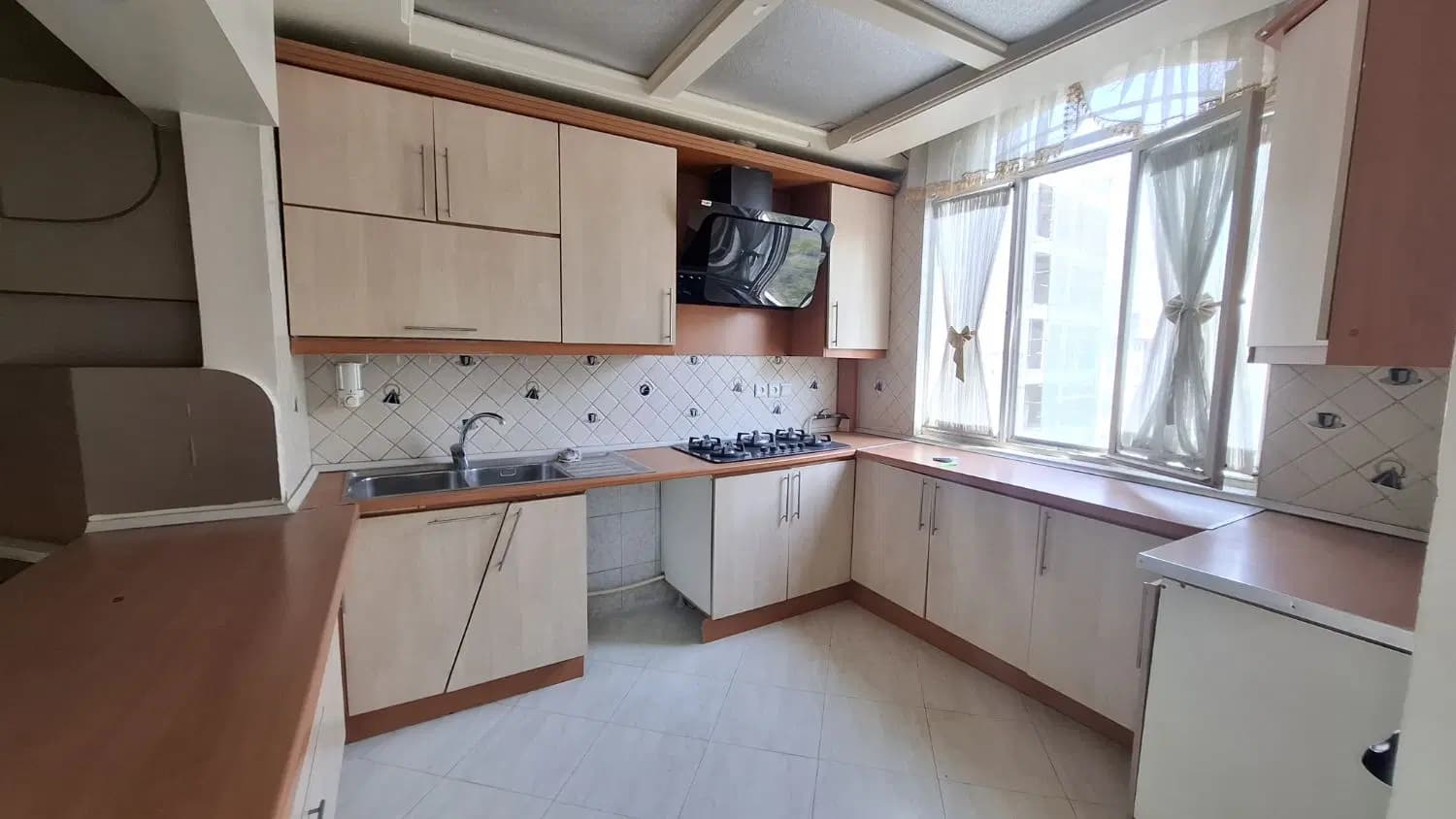 فروش آپارتمان ۸۲ متر دو خواب تکواحدی پارکینگ دار