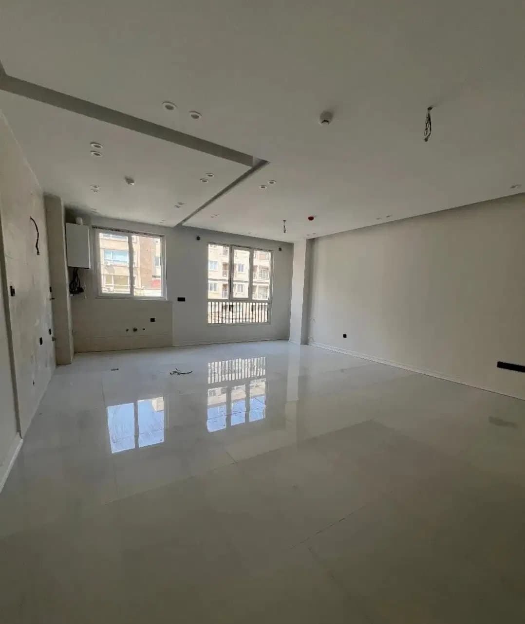 ۷۰ متر نوساز تکواحدی فول امکانات طبقه سوم