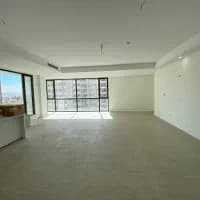 آپارتمان ۱۴۰ متری / نوساز / تاپ لوکیشن