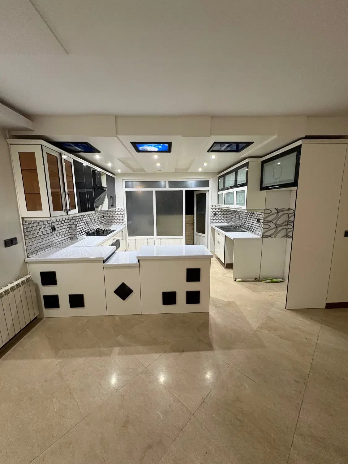 ۱۴۰ متر ۲ خواب تکواحدی فول امکانات