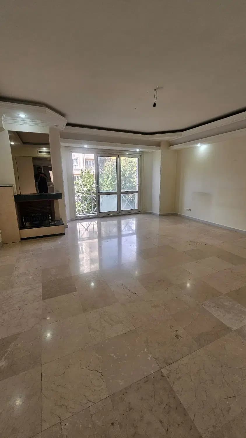 ۱۰۰ متر دو خوابه آفتاب گیر تخلیه آماده تحویل
