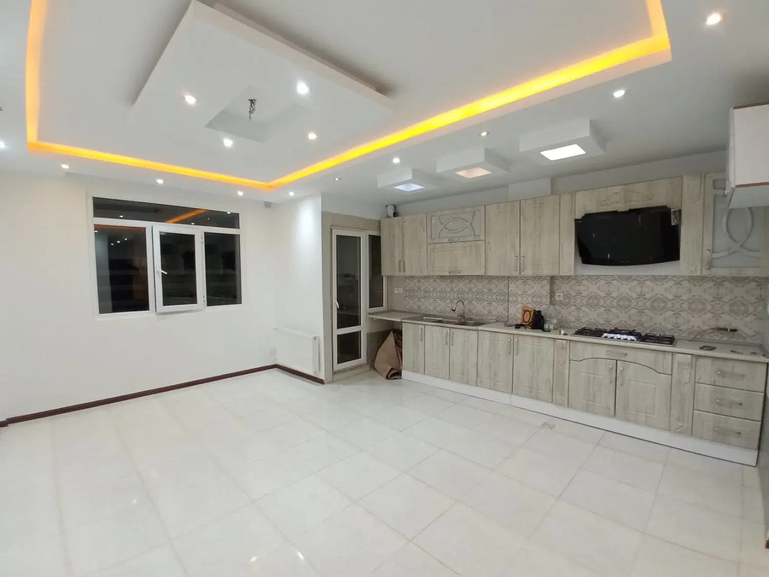 55متر،فول امکانات،لوکس،مترو ابن سینا